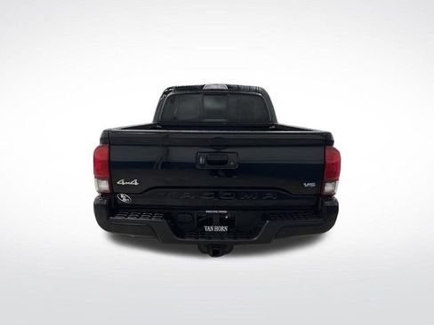 Used 2022 Toyota Tacoma SR image 11