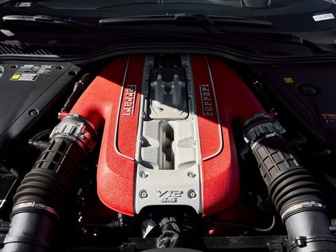 Used 2019 Ferrari 812 Superfast image 14