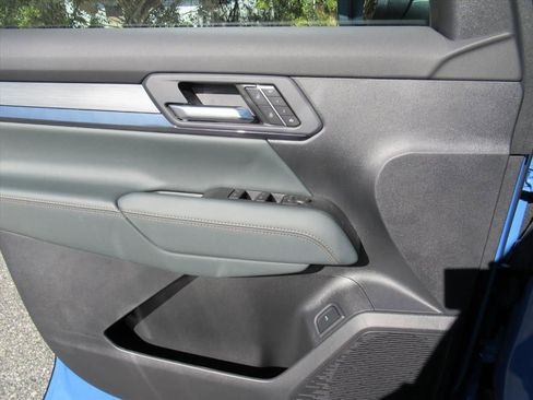 New 2026 GMC Terrain AT4 w/ Convenience Package III image 17