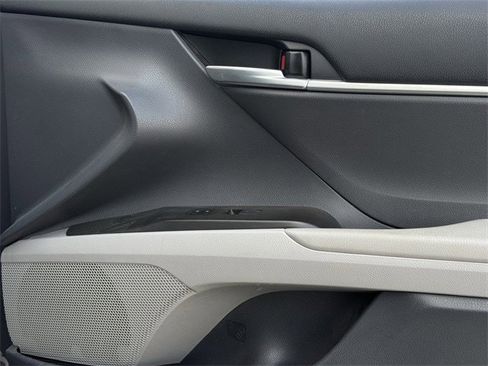 Used 2023 Toyota Camry SE image 27