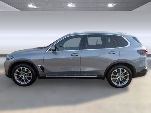 Used 2024 BMW X5 xDrive40i image 2