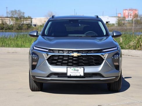 New 2026 Chevrolet Trax LT w/ Driver Confidence Package image 2