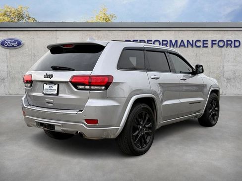 Used 2021 Jeep Grand Cherokee Laredo X image 7
