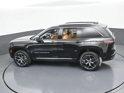 New 2025 Jeep Grand Cherokee Summit image 52