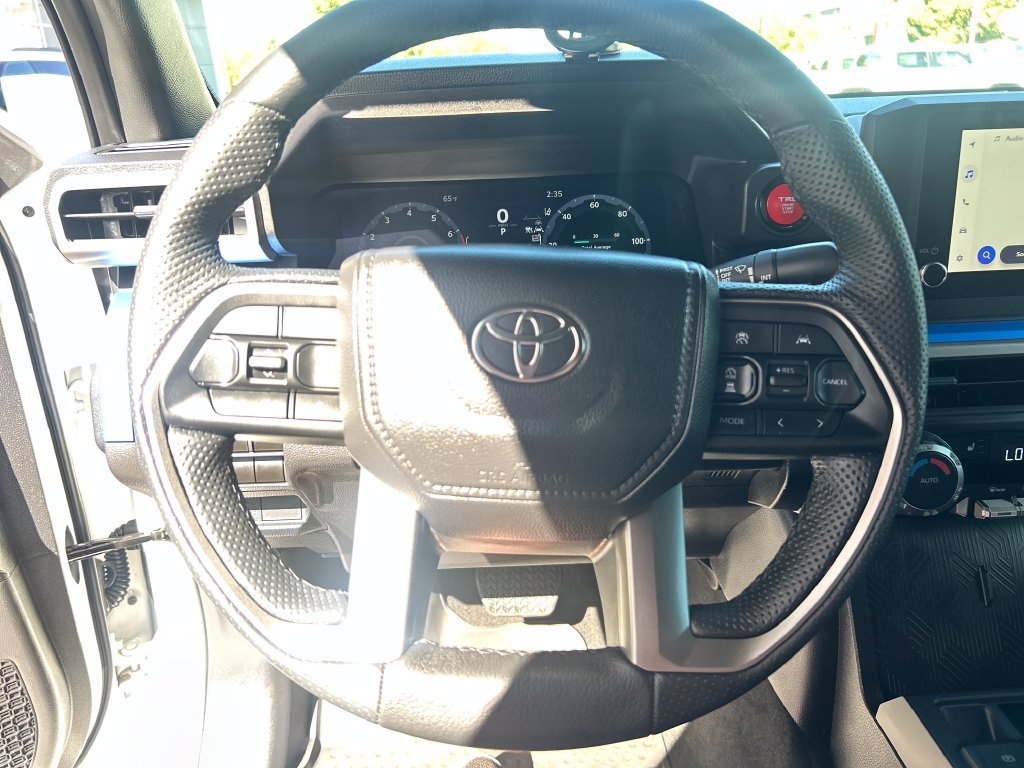 Certified 2025 Toyota Tacoma TRD Off-Road AWD/4WD image 17