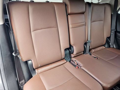 Used 2023 Toyota 4Runner Limited AWD/4WD image 31