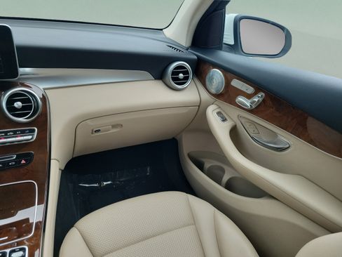 Used 2016 Mercedes-Benz GLC 300 4MATIC image 11
