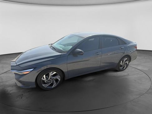 Used 2025 Hyundai Elantra Sport FWD image 11