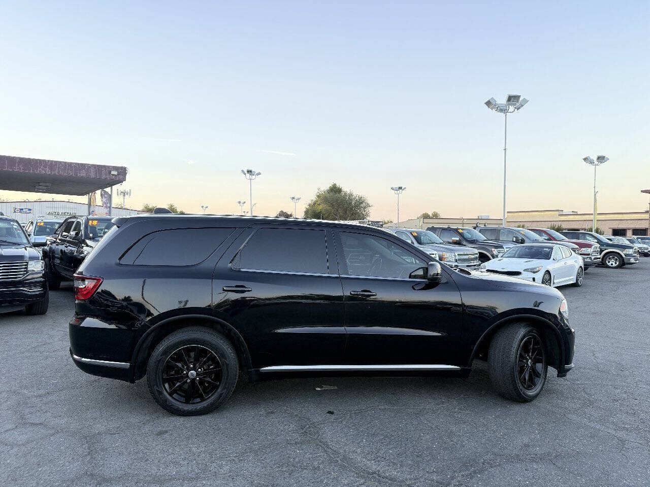 Used 2019 Dodge Durango SXT w/ 3rd Row Seating Group RWD image 7