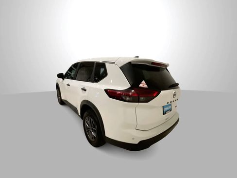 Used 2024 Nissan Rogue S image 6