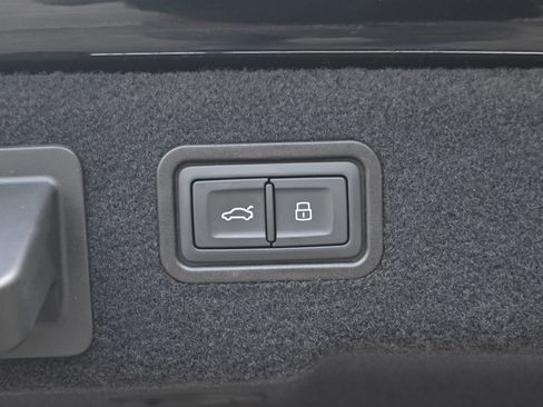 Used 2022 Audi A8 L 3.0T image 20