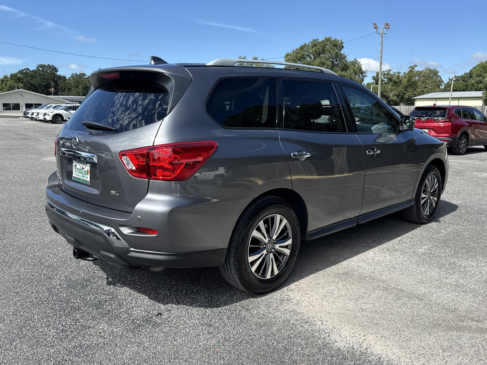 Used 2019 Nissan Pathfinder SL FWD image 5