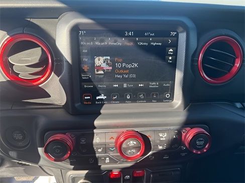 Used 2020 Jeep Gladiator Overland image 23