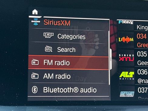 Used 2024 BMW Z4 M40i w/ Shadowloine Package RWD image 19