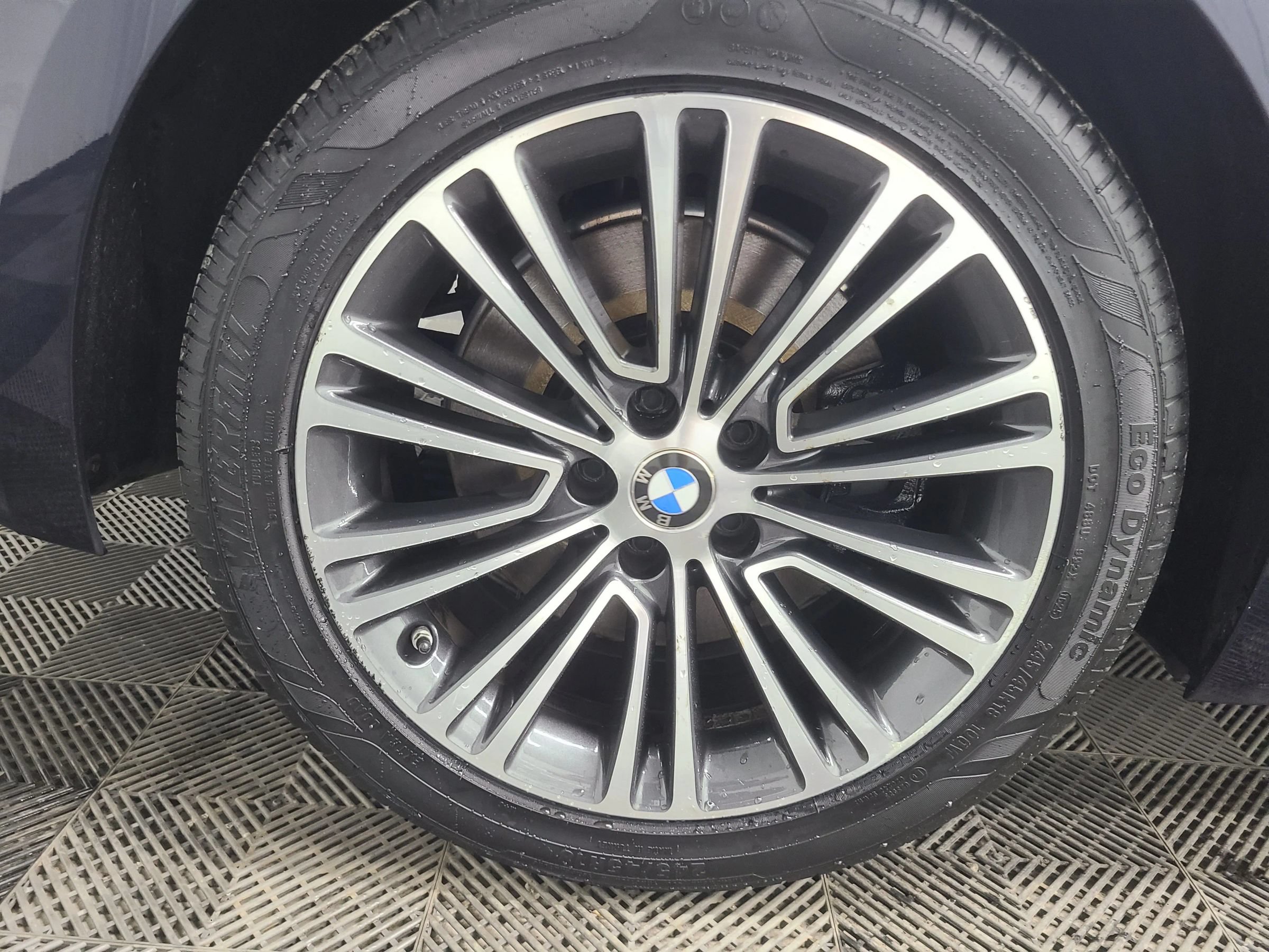 Used 2019 BMW 540i xDrive w/ Convenience Package AWD/4WD image 16