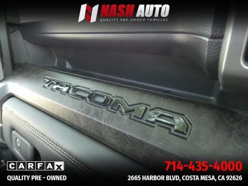 Used 2025 Toyota Tacoma Limited AWD/4WD image 41
