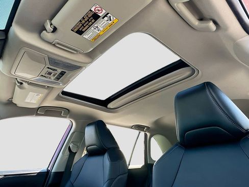 Used 2019 Toyota RAV4 XLE Premium image 20