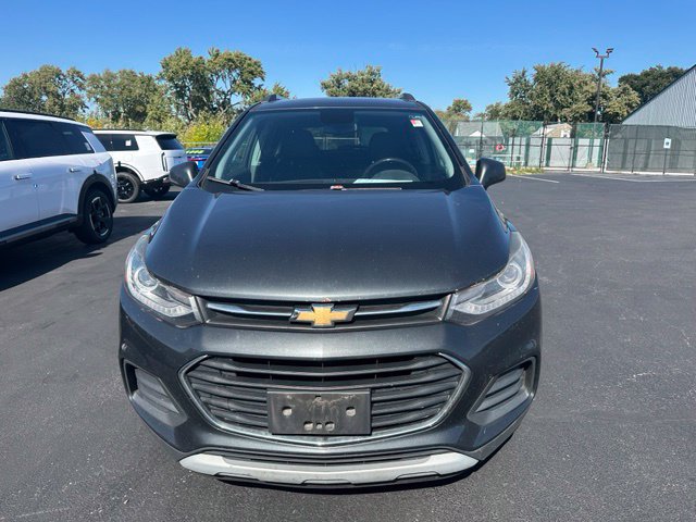 Used 2018 Chevrolet Trax LT w/ LT Convenience Package FWD image 2