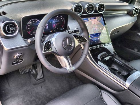 Used 2025 Mercedes-Benz GLC 300 4MATIC image 10