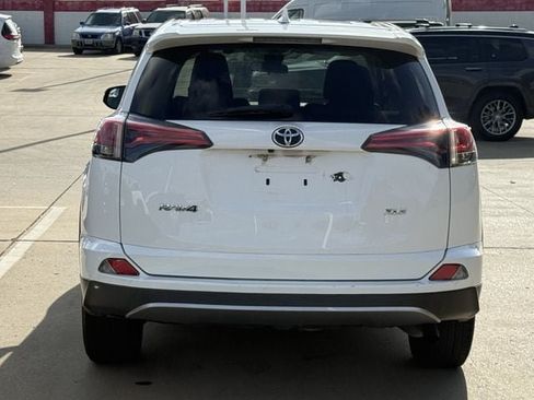 Used 2018 Toyota RAV4 XLE FWD image 5