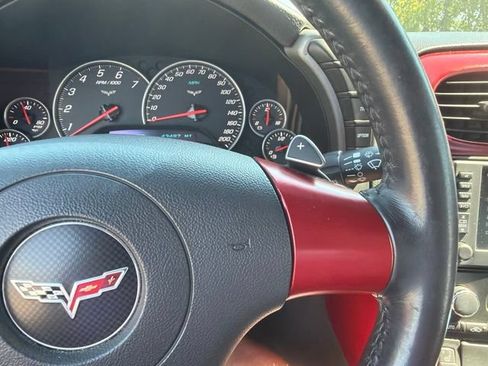 Used 2006 Chevrolet Corvette Coupe w/ Preferred Equipment Group RWD image 13