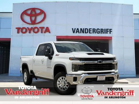 Used 2024 Chevrolet Silverado 2500 LT AWD/4WD image 1