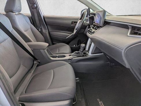 Used 2023 Toyota Corolla Cross LE image 18