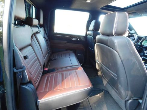 Used 2024 GMC Sierra 2500 Denali Ultimate AWD/4WD image 4