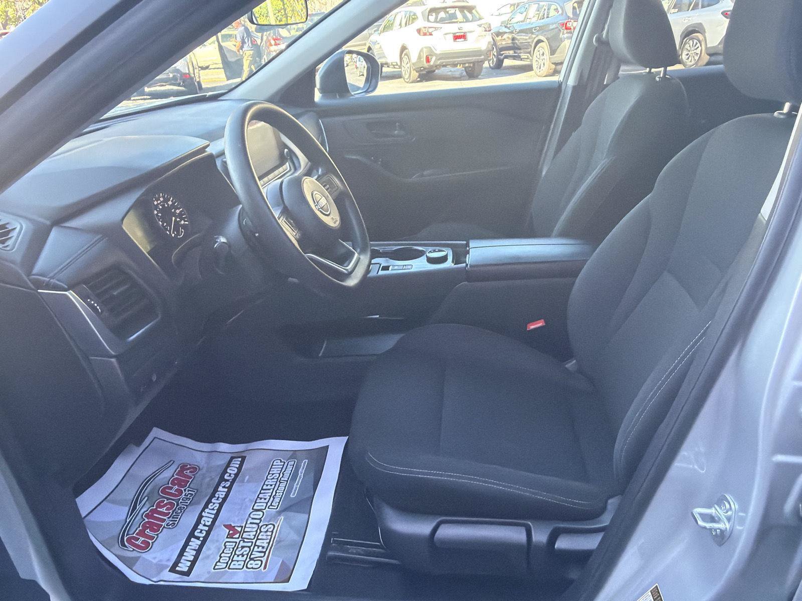 Used 2024 Nissan Rogue S AWD/4WD image 10