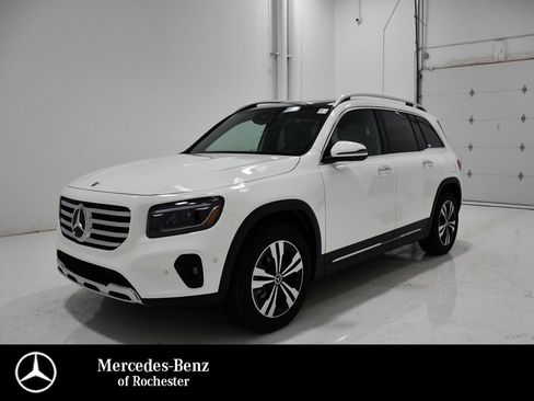 Used 2026 Mercedes-Benz GLB 250 4MATIC image 1