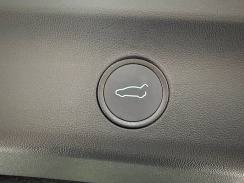 Used 2022 Tesla Model Y Performance image 7