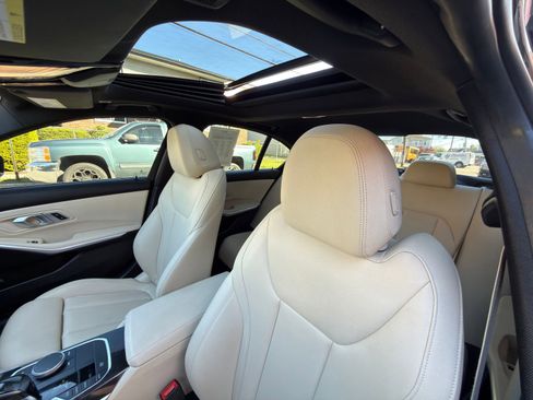 Used 2019 BMW 330i xDrive Sedan w/ Driving Assistance Package AWD/4WD image 19