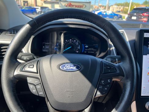 Used 2022 Ford Edge SEL image 33