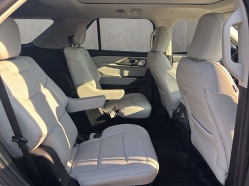 New 2026 Ford Explorer Platinum w/ LUX Leather Package AWD/4WD image 16