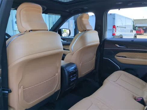 New 2025 Jeep Grand Cherokee Summit w/ Obsidian Package image 19