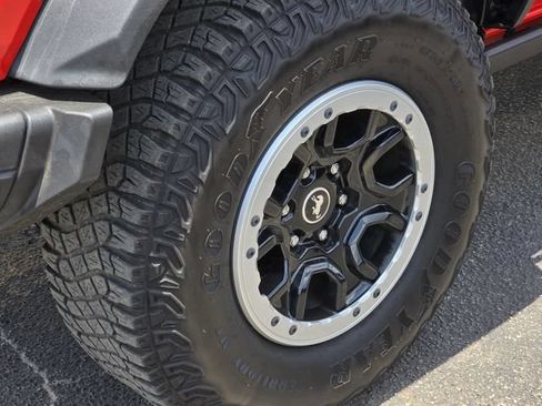 Used 2023 Ford Bronco Badlands w/ Sasquatch Package AWD/4WD image 8