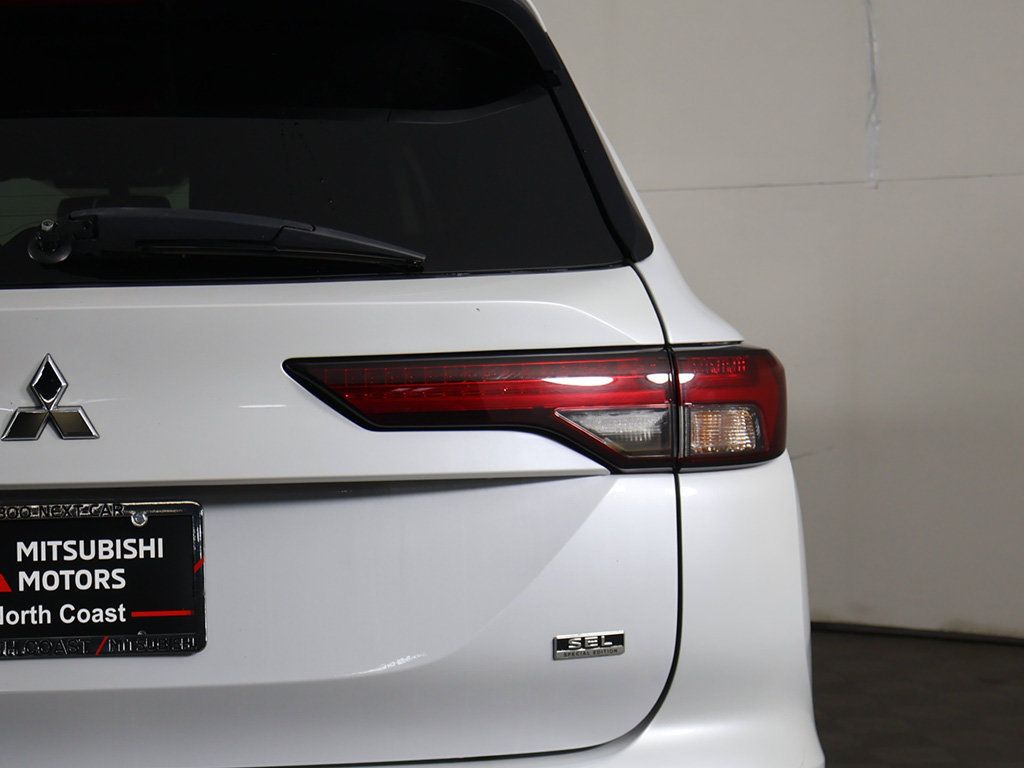 Used 2022 Mitsubishi Outlander SEL AWD/4WD image 16