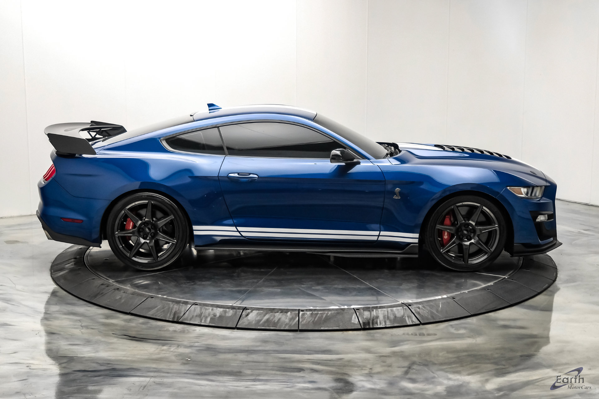 Used 2022 Ford Mustang Shelby GT500 w/ Carbon Fiber Track Pack RWD image 25