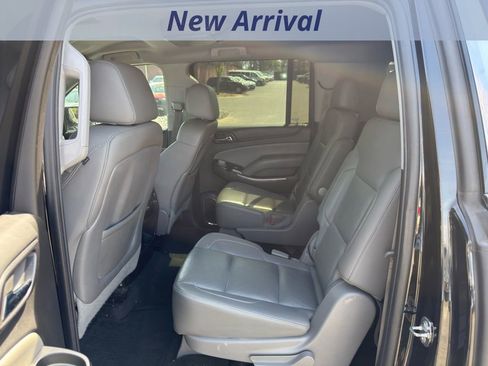 Used 2015 Chevrolet Suburban LT image 12