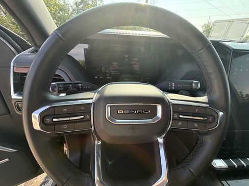 Certified 2025 GMC Yukon Denali AWD/4WD image 11