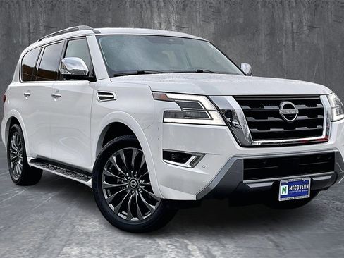 Used 2023 Nissan Armada Platinum w/ Captain's Chairs Package image 3