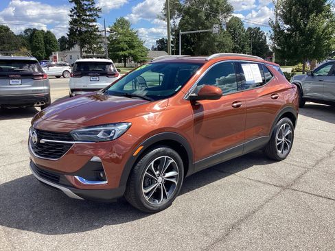 Used 2020 Buick Encore GX Essence image 1