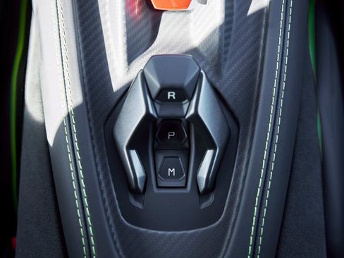 Used 2025 Lamborghini Revuelto AWD/4WD image 62