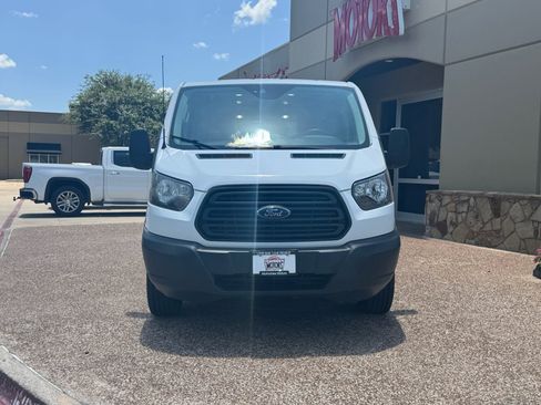 Used 2018 Ford Transit 250 130 Low Roof RWD image 5