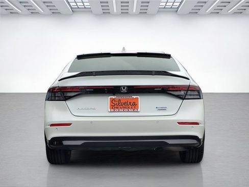 Used 2024 Honda Accord Touring image 5