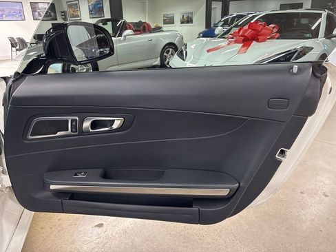 Used 2018 Mercedes-Benz AMG GT Roadster w/ Lane Tracking Package image 39