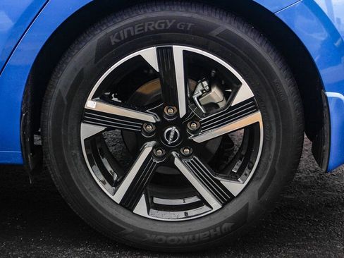 Certified 2025 Nissan Sentra SV image 12