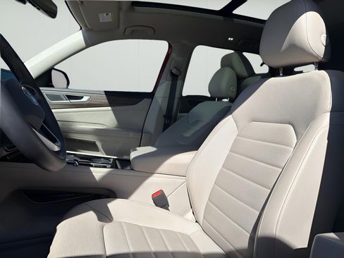 Used 2024 Volkswagen Atlas SEL image 11