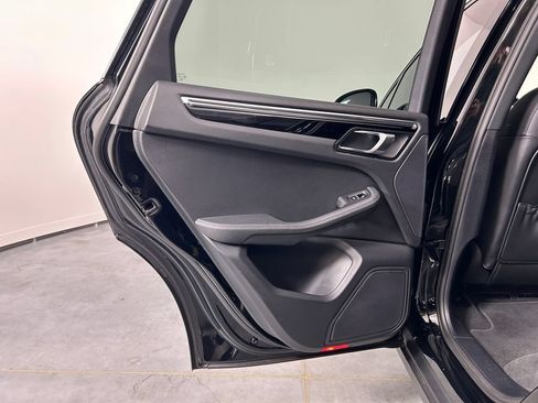 Used 2020 Porsche Macan w/ Driver Memory Package AWD/4WD image 28
