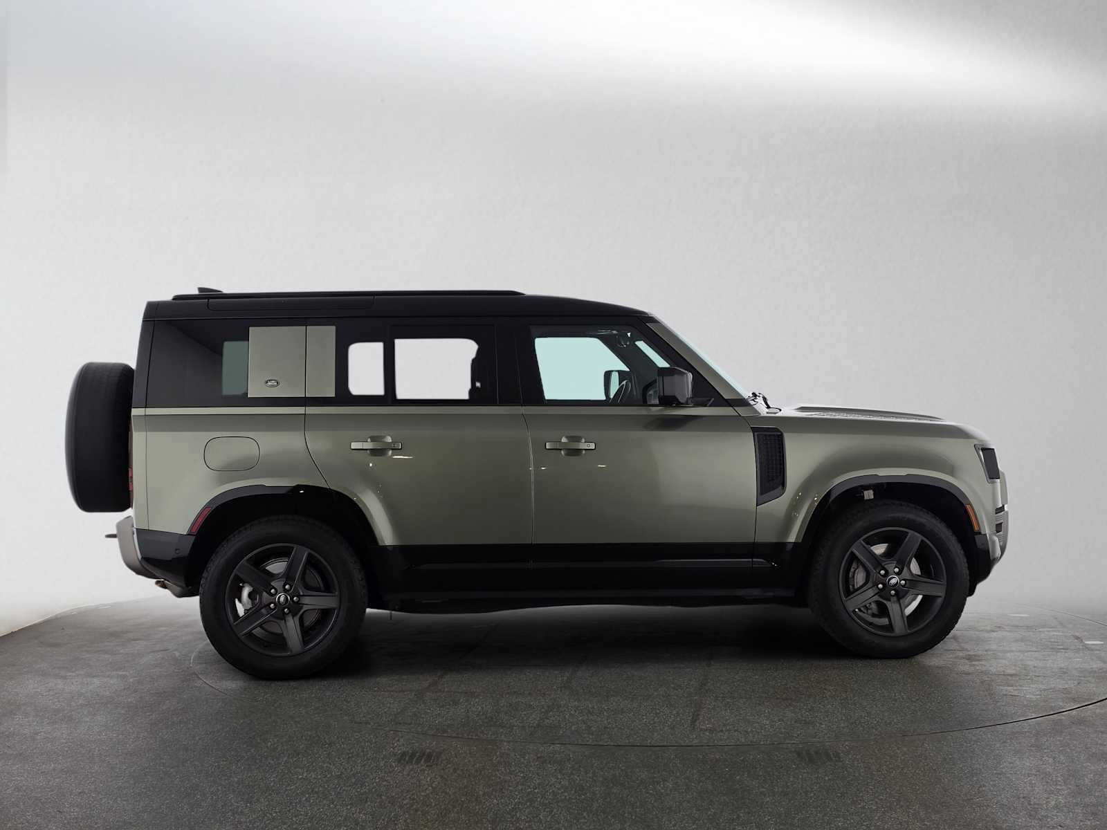 Used 2024 Land Rover Defender 110 X-Dynamic SE AWD/4WD image 6